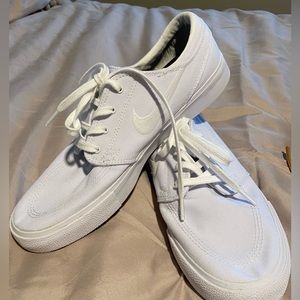 Nike SB Janoski RM White Canvas Skate Shoe